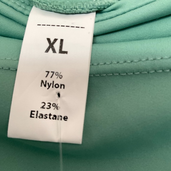 Halara skort XL - Picture 3 of 5